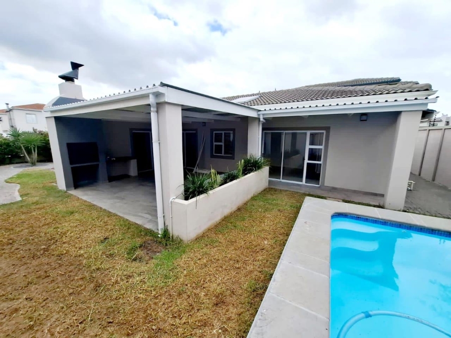 4 Bedroom Property for Sale in Parklands North Western Cape